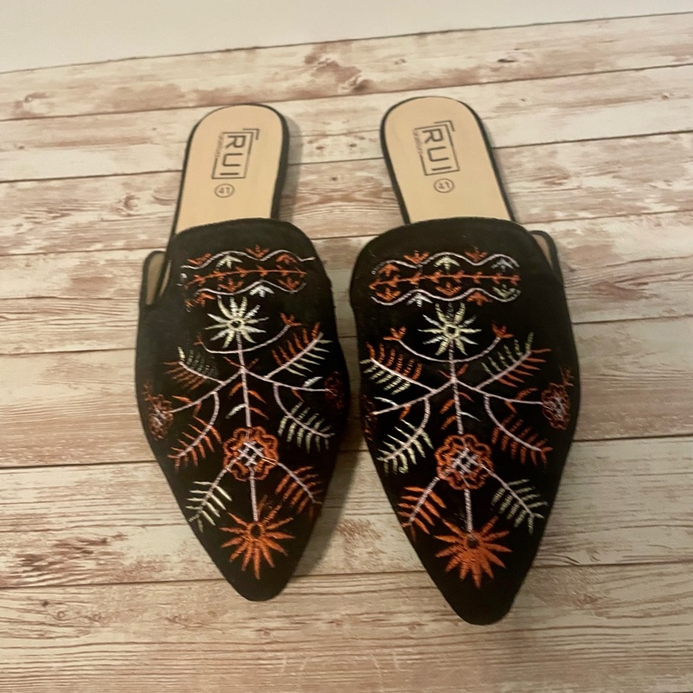 Black Velvet embroidered pointed toe flat mule shoes, size 10